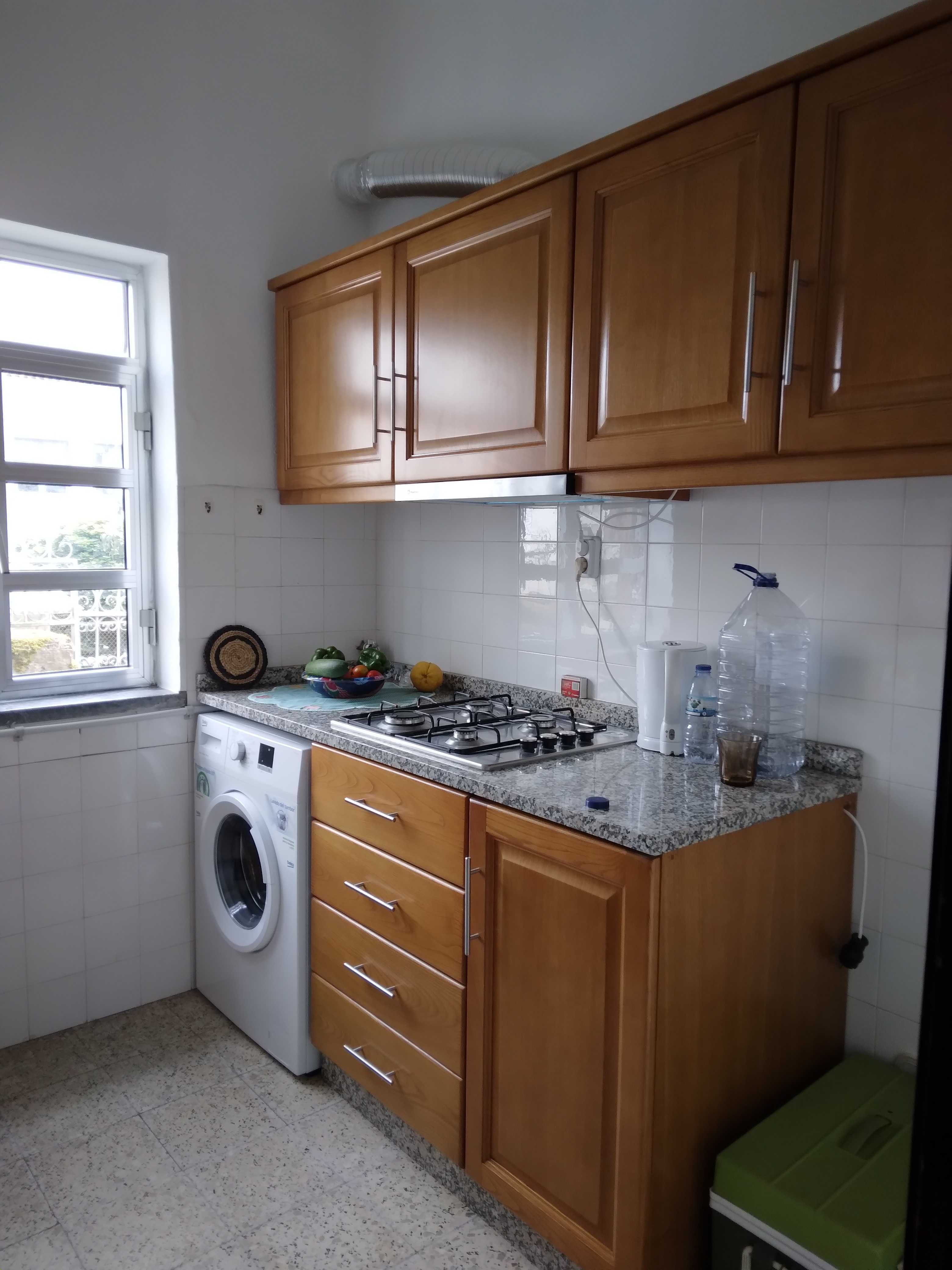 Vende -se  moradia  para restaurar