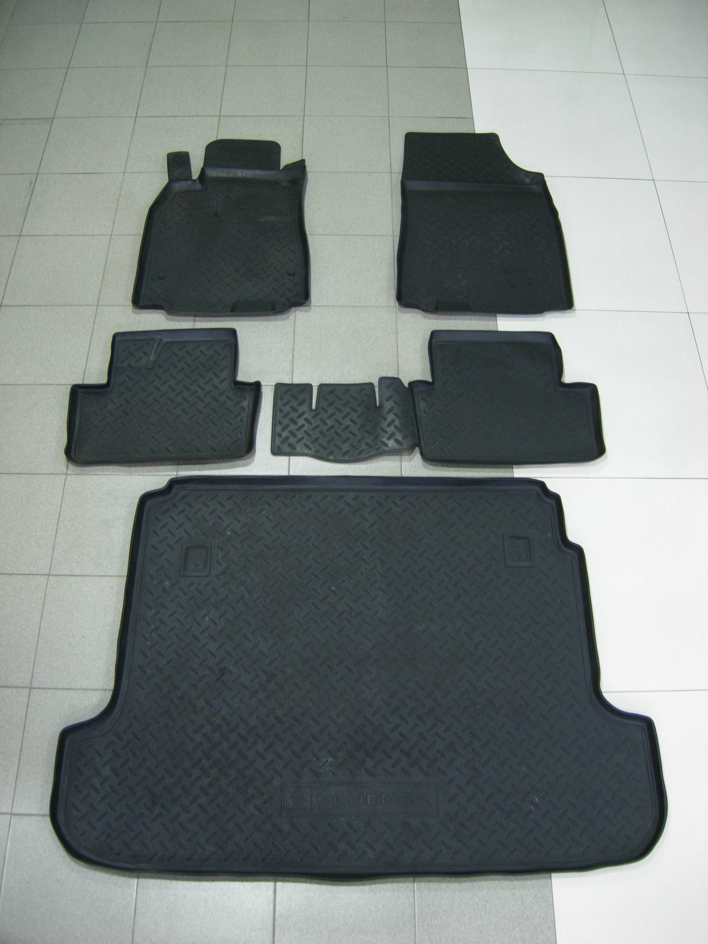 Комплект оригинальных резинових ковриков Renault Fluence (2009-2015)