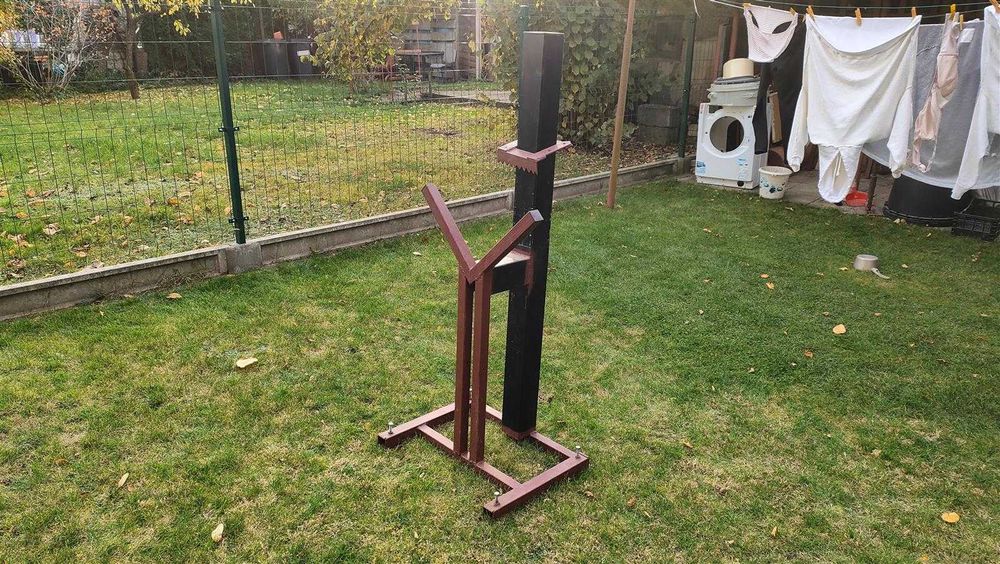 Stojak, koziołek do cięcia drewna w pojedynkę przez jedną osobę.