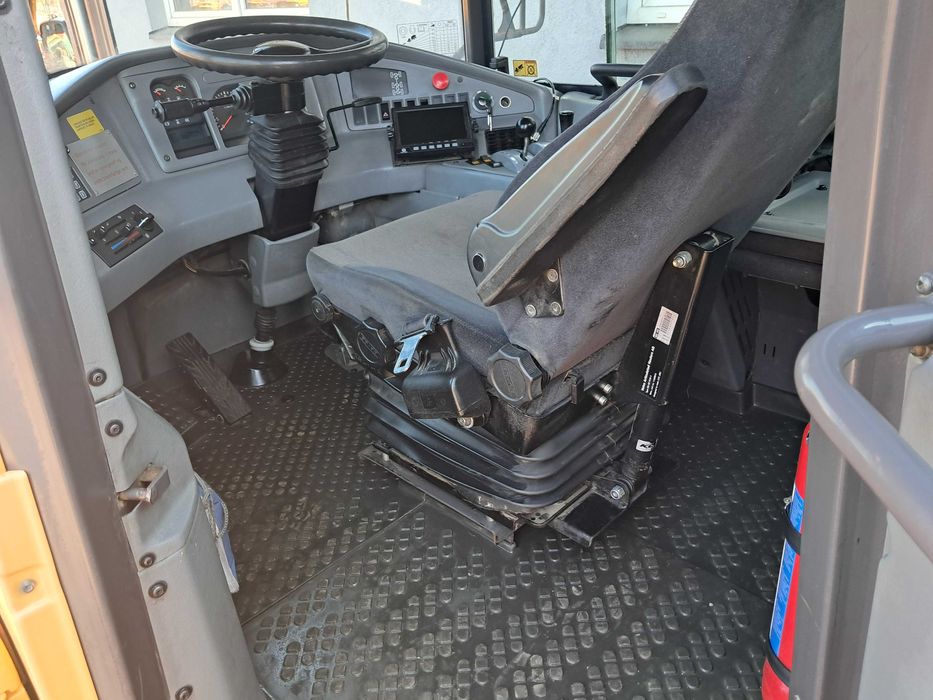 VOLVO A25 E Wozidło przegubowe budowlane 25t 6x6