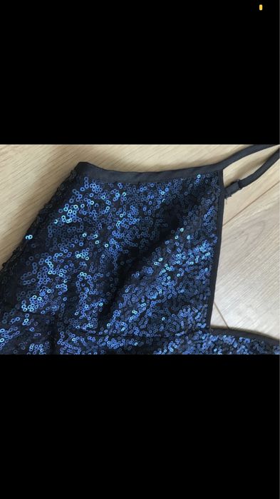 Sukienka wieczorowa granatowa z cekinami r. 36