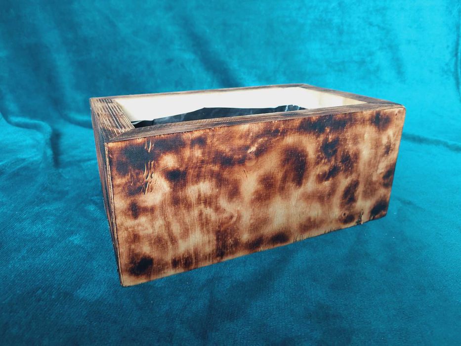 Doniczka drewniana D10