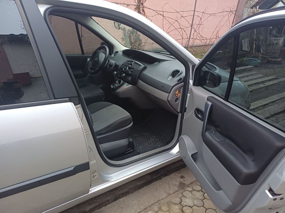 Продаю Renault Megane Scenic II, 2005 року, 1.6 бензин