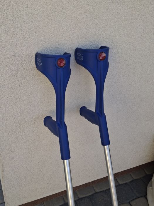 Kule Ortopedyczne Kule Do Chodzenia Regulowane
REGULOWANA WYSOKOŚĆ: Ku