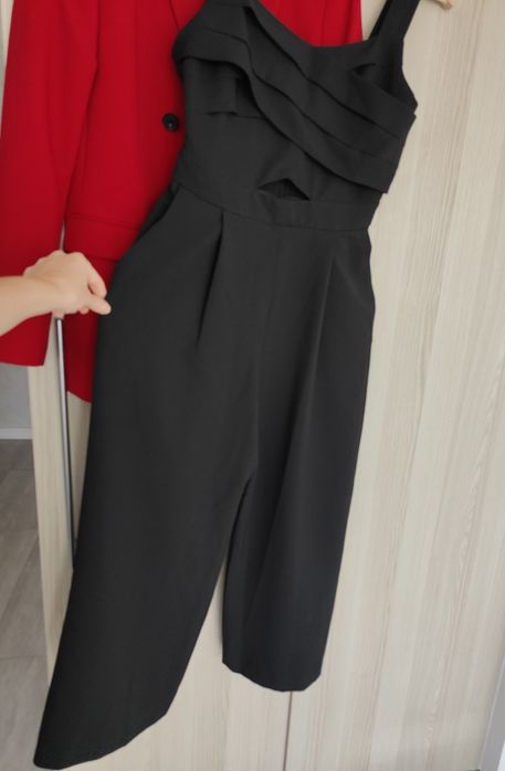 Czarny elegancki kombinezon z kieszeniami z szerokimi nogawkami Zara S