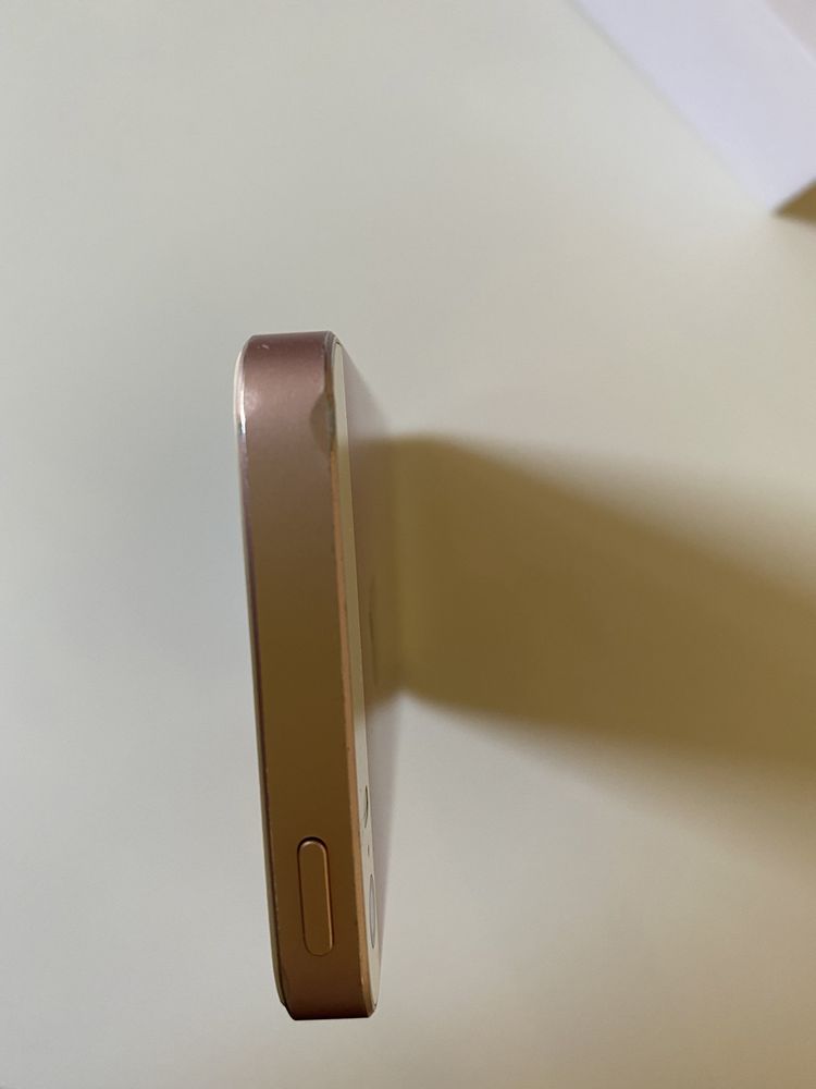 iPhone SE 2016 Rose Gold