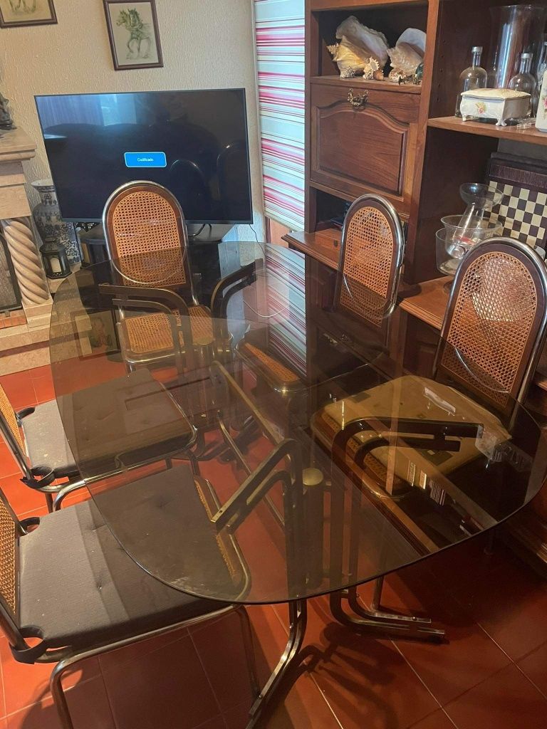 Mesa de jantar em vidro antiga