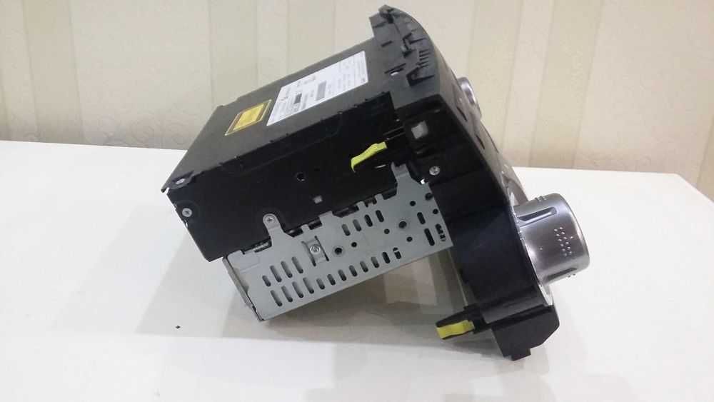 Штатна магнітола CD MP3: 86120-48N10-C0 - Toyota Highlander.