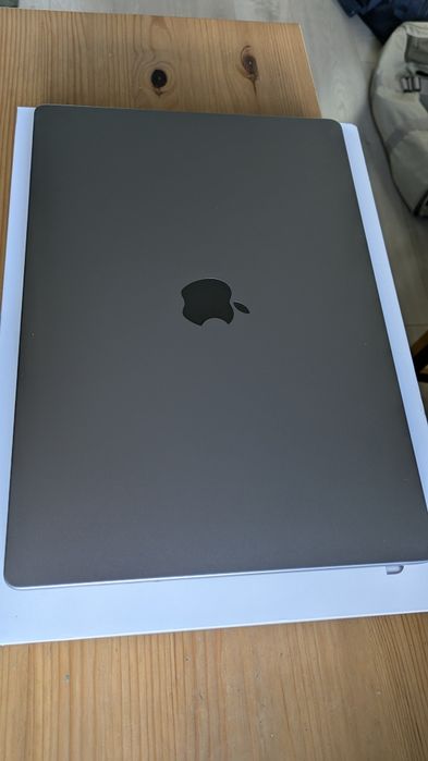 Apple MacBook Pro 16" M1 Pro / 32GB RAM / 512GB SSD