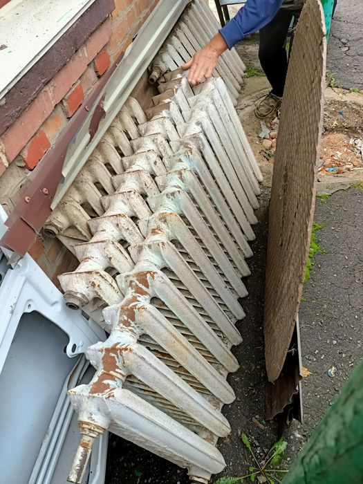 Продам чугунні батареї