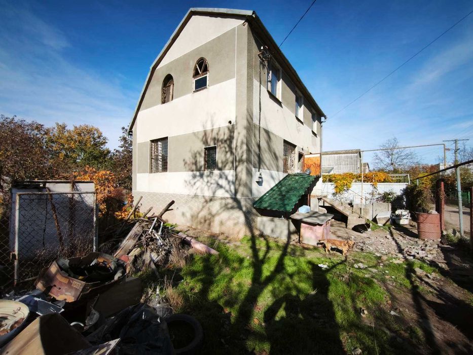 Продам  кирпичный дом.