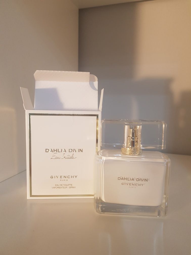 Givenchy Dahlia Divin Eau Initisle woda toaletowa