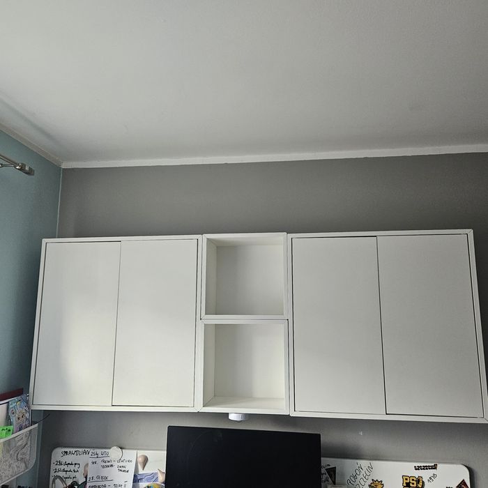 Sprzedam szafki wiszące Ikea plus dwie kwadratowe półki