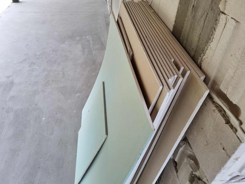 Karton gips / pozostalosci po budowie / lazienkowe