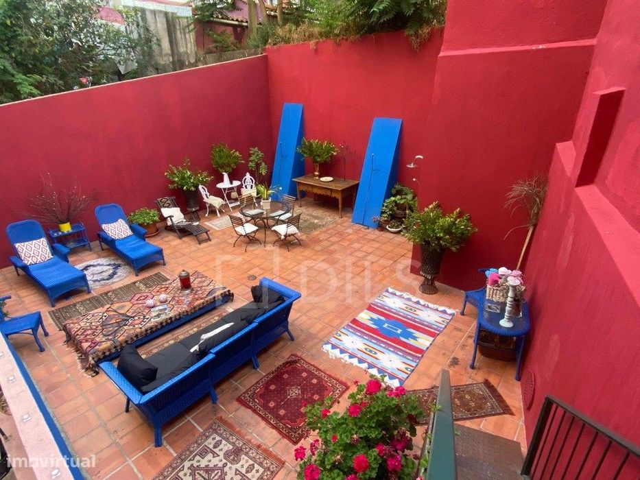 Apartamento T3+2 com grande terraço na Praça da Alegria