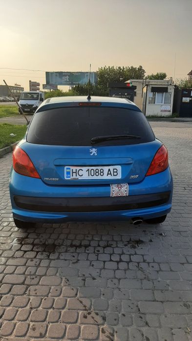 Терміново продам пежо 207  1,4 бензин  2007р.