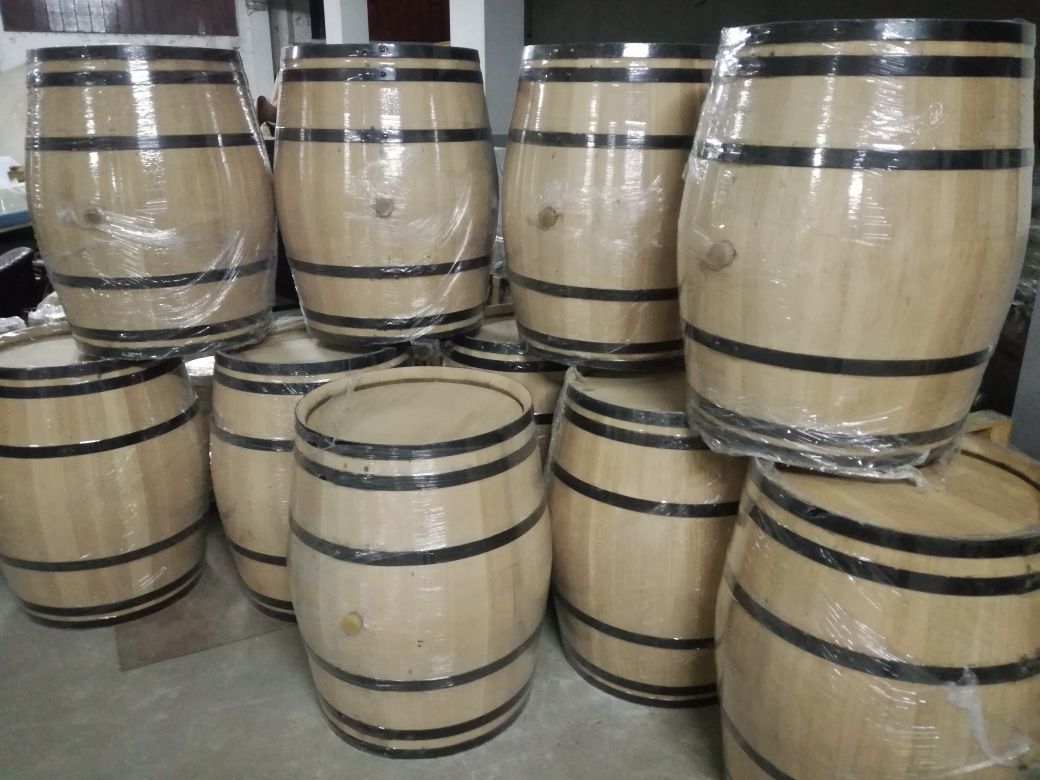 Lote de barricas/barris/pipos avinhados 225 litros madeira de carvalho