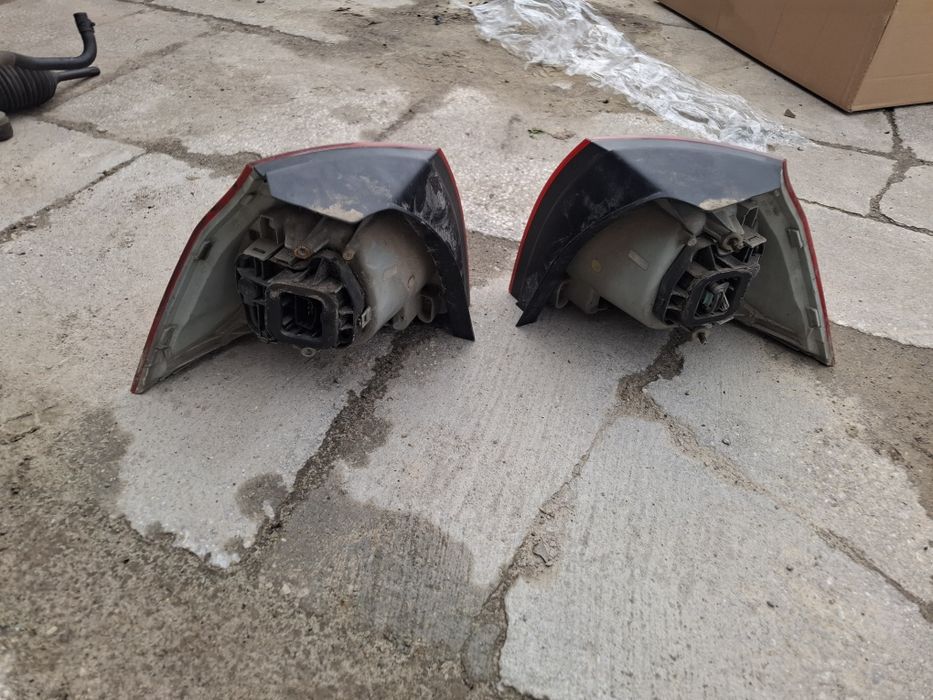 Lampy tył komplet volkswagen Golf 5 chatback