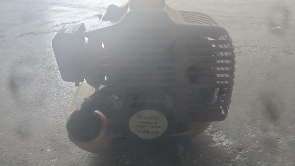 Roçadora impecável