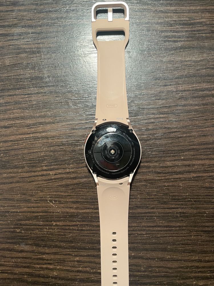 Смарт-годинник Samsung Galaxy Watch4 40mm Gold