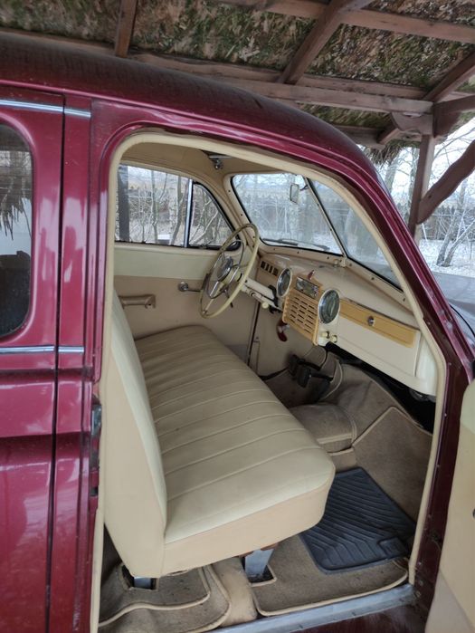 Ретро автомобіль