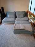 Sofa verde seco com chaise longue
