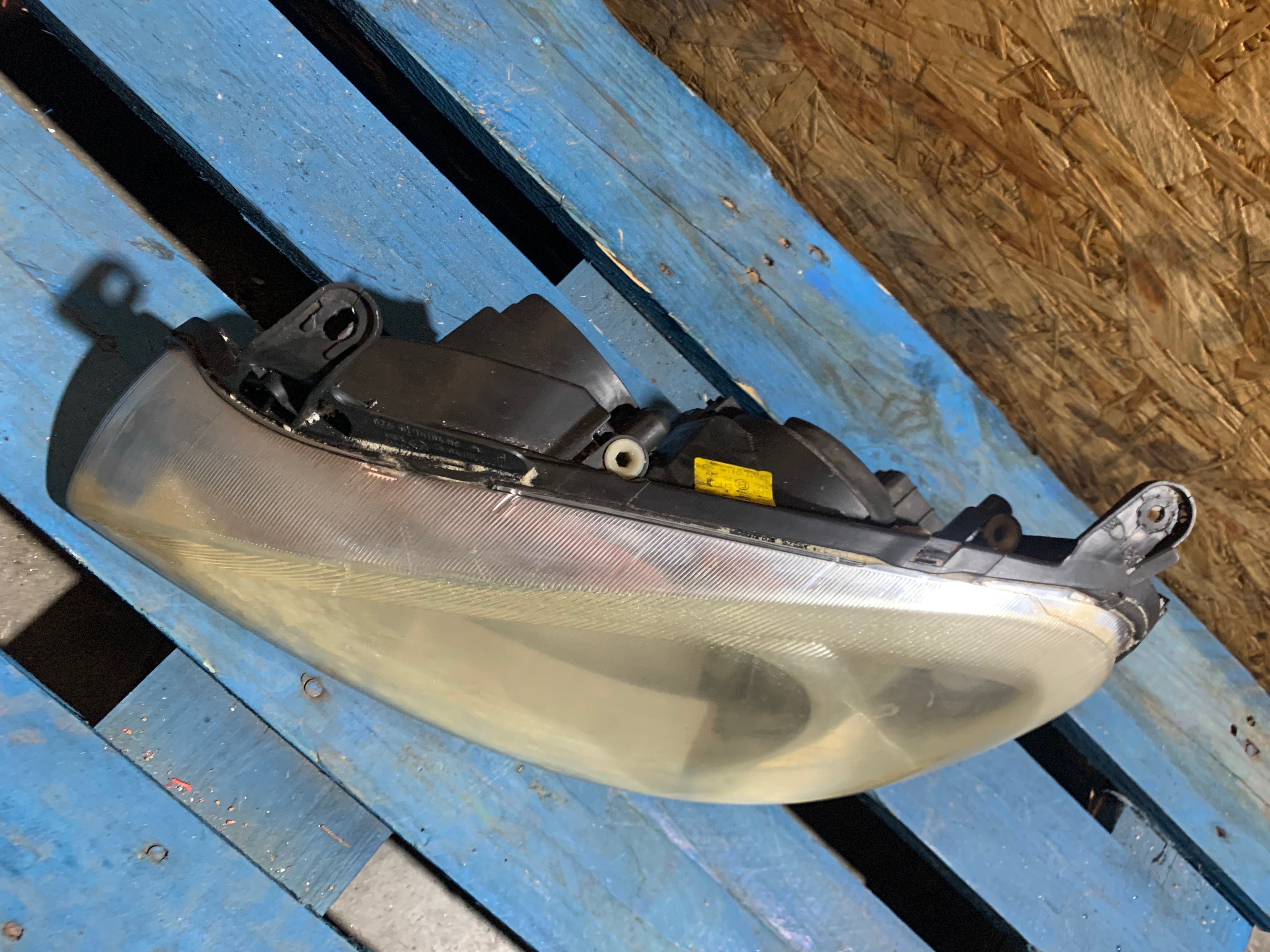 Farol Esquerdo Opel Corsa C