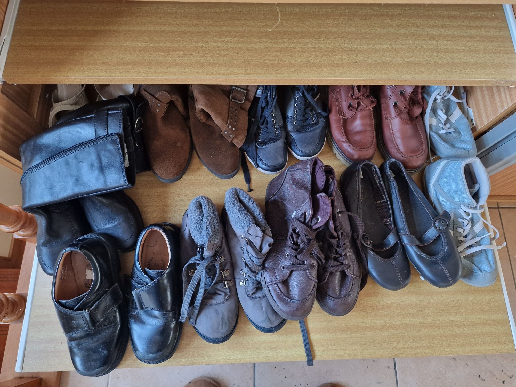 Sapatos de criança e adolescentes