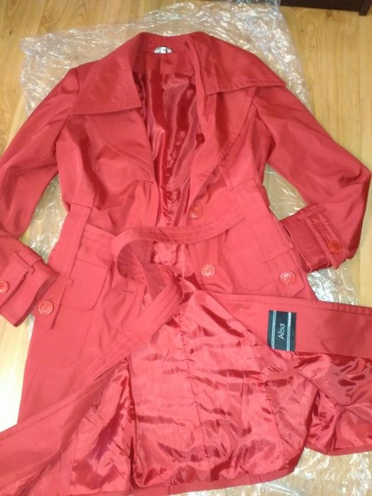 Продам плащ  ,курточки48 р