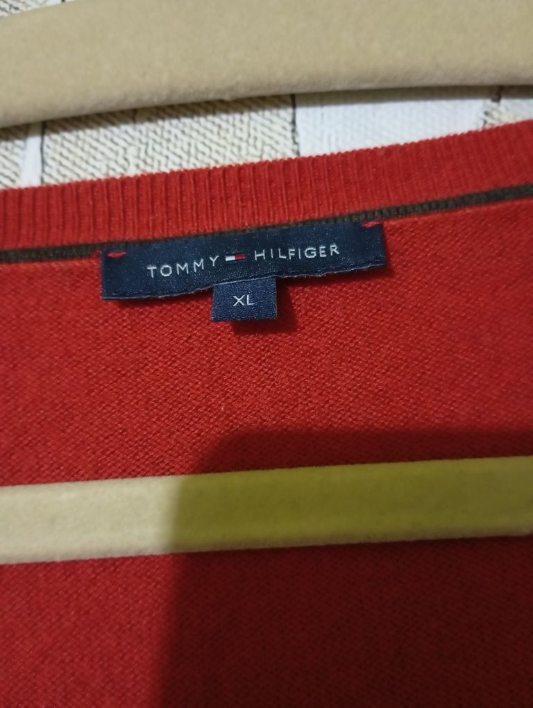 Sweter damski Tommy Hilfiger XL dekolt, z welną
