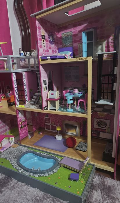 Casa Bonecas (Barbie) em Madeira