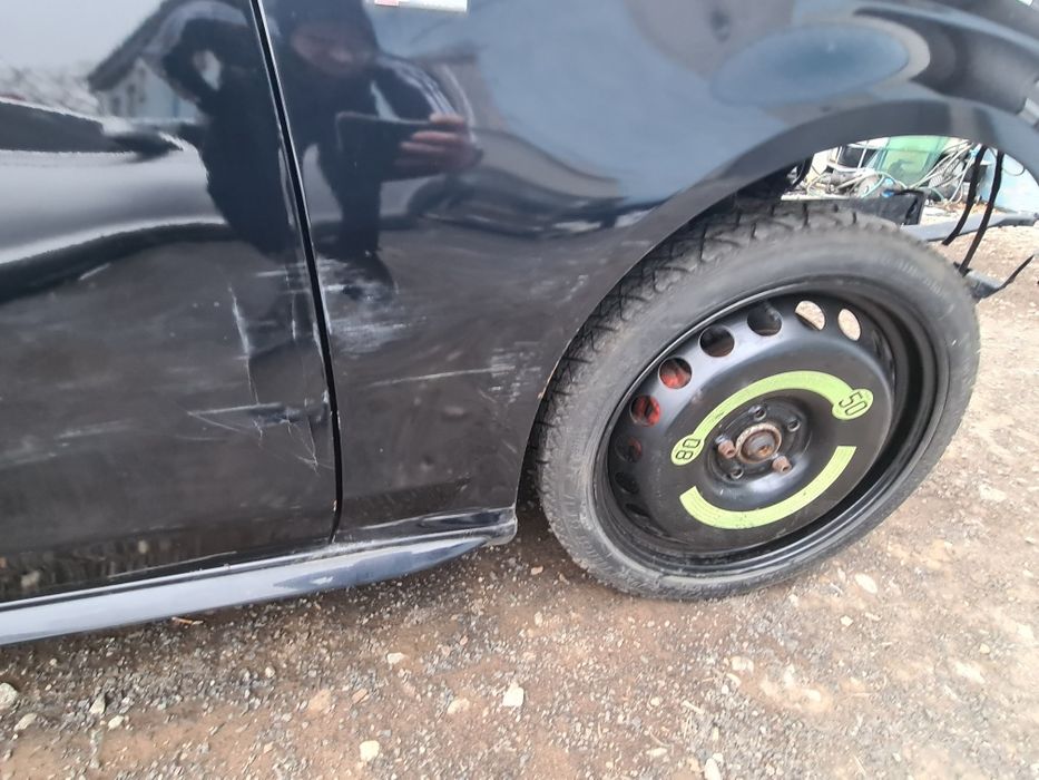 PRAWY BŁOTNIK przedni czarny przód AUDI A4 B8 2009r LZ9Y