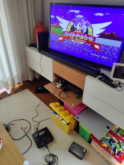 Consola Sega Mega Drive II em caixa original