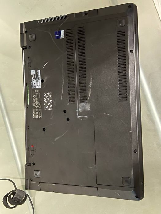 Ноутбук Lenovo Intel Core i3-4030U / 4 ГБ / 111 ГБ HDD