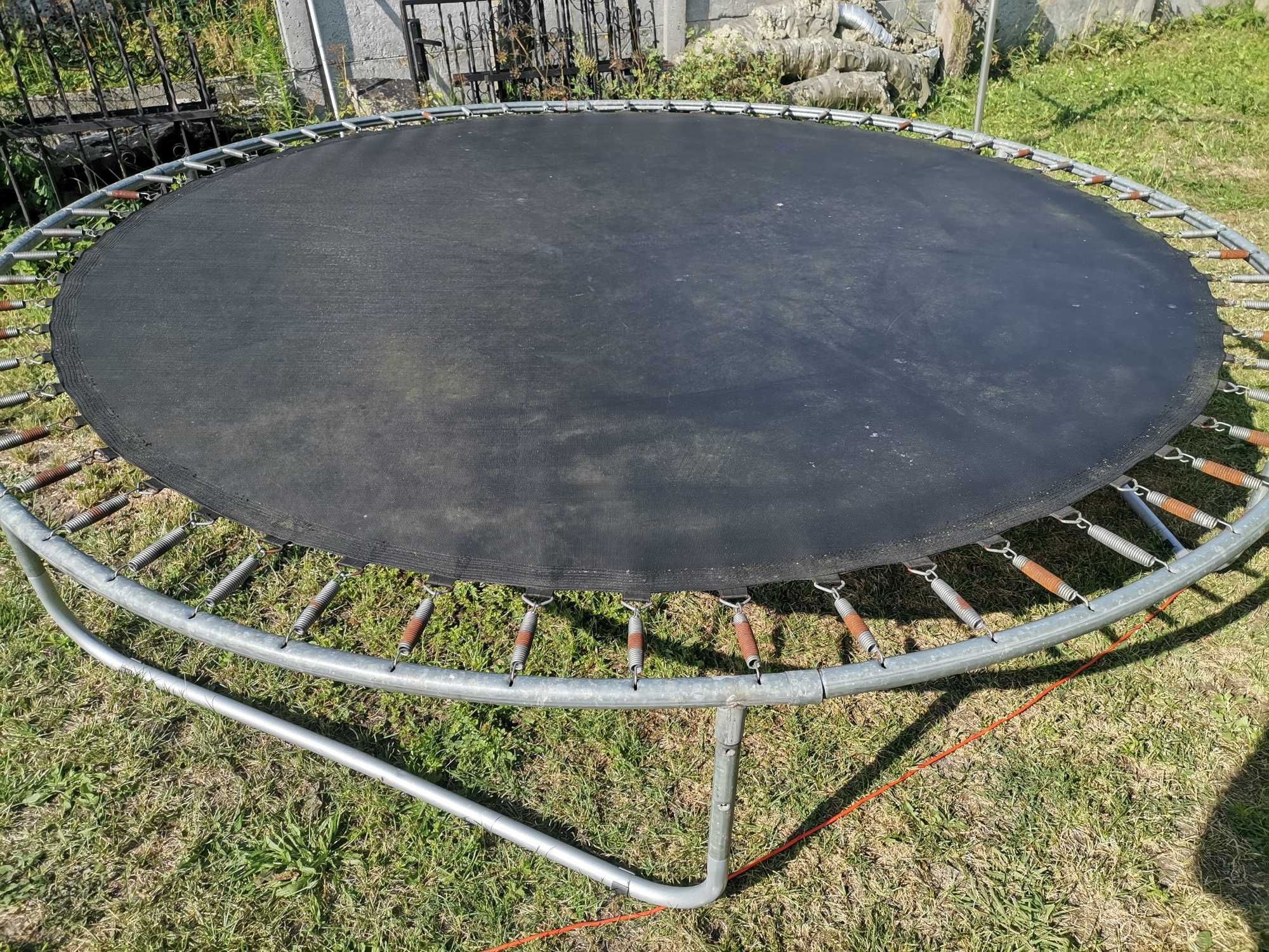 Trampolina 312 305, 240 części różnego rodzaju