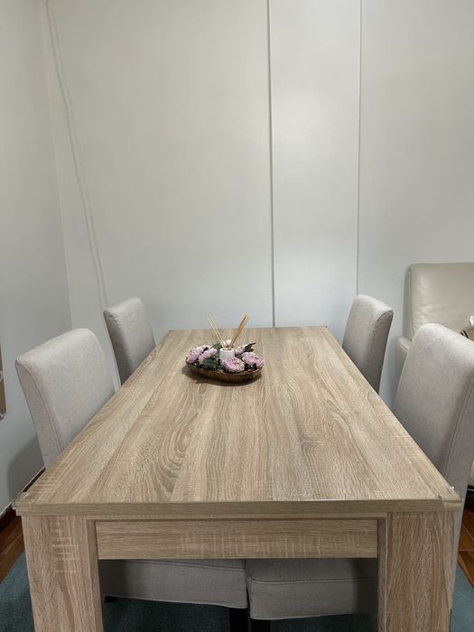 Mesa e 4 cadeiras