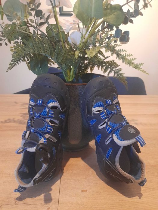 Sandália/Ténis/Sapato para criança Muso