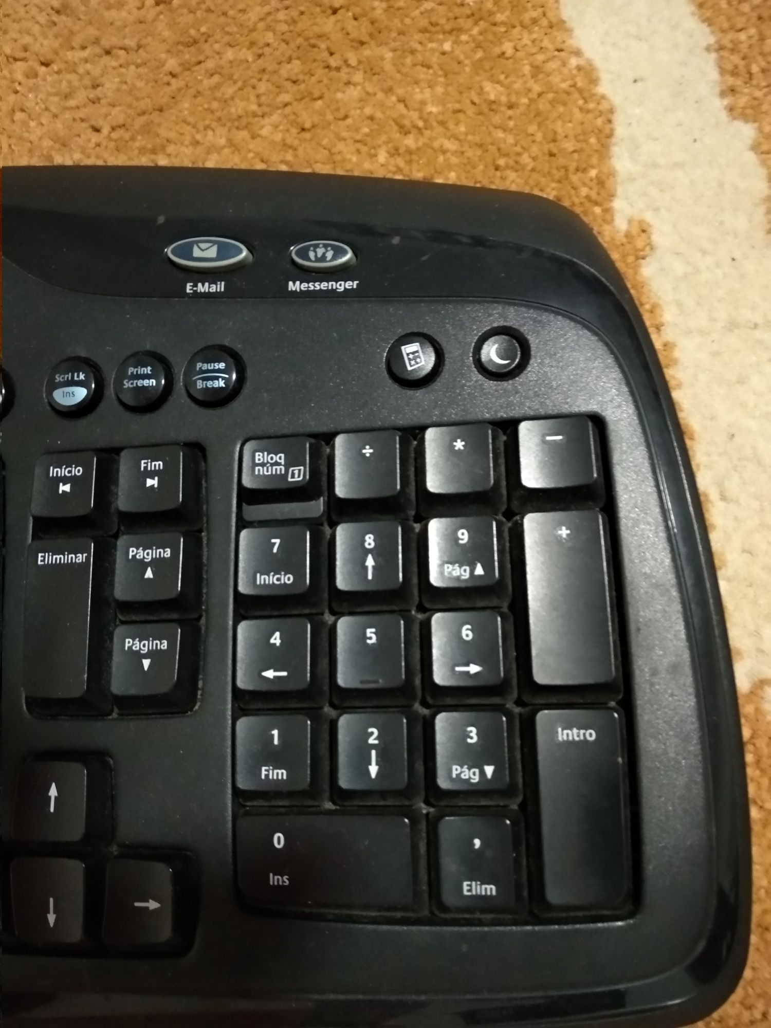 Teclado Logitech como novo