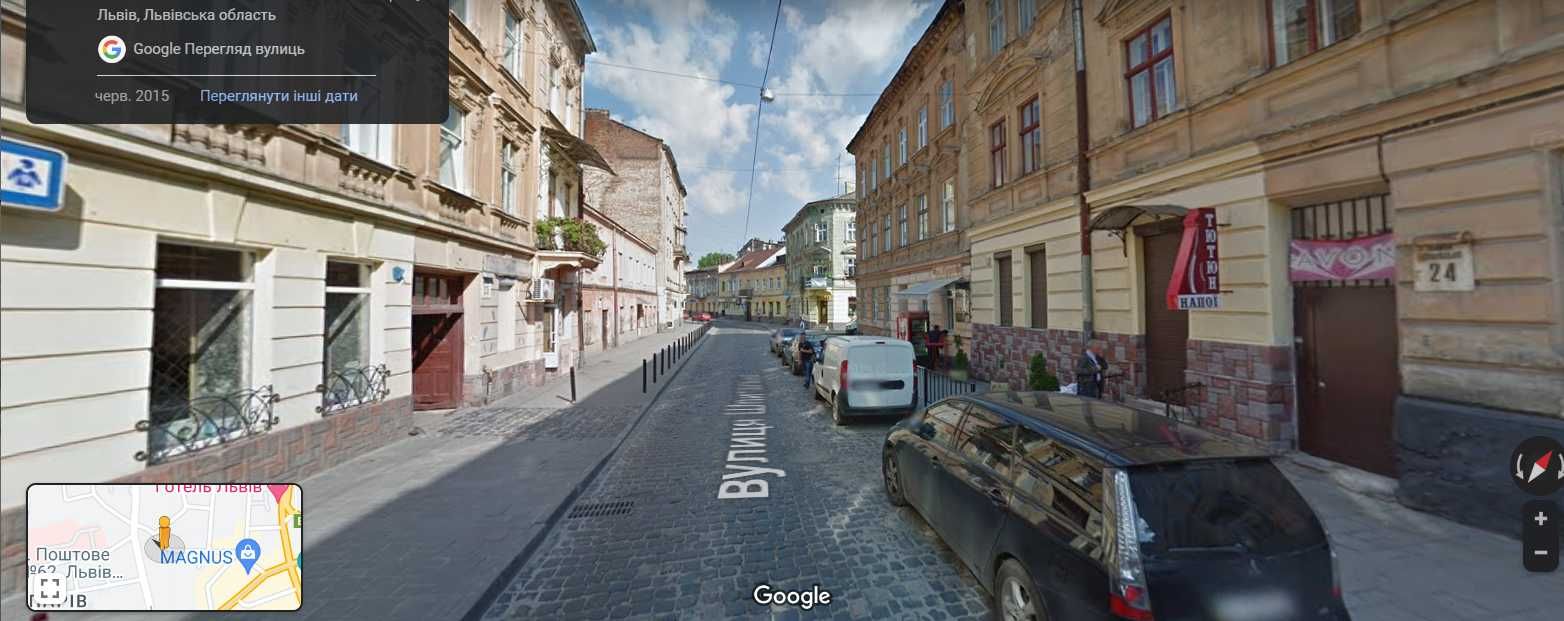 Продаж фасадного кутового приміщення в центрі Львова
