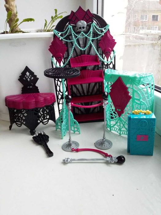 Monster High - мебель, одежда