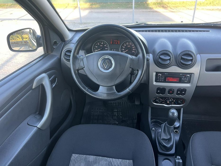 Продам офіційний Рено Сандеро,2012 рік