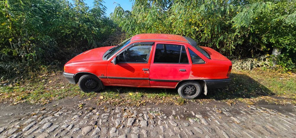 Авто Opel  Kadet 1.3