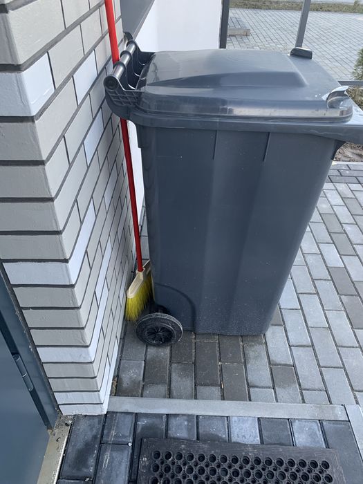 Контейнер ( бак )  для сміття