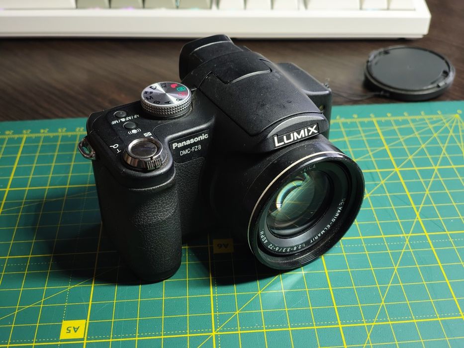 Фотоапарат Panasonic Lumix DMC-FZ8 на запчастини