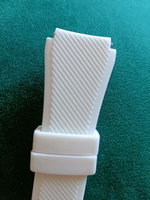 Biały silikonowy pasek do zegarka 22 mm  uniwersalny