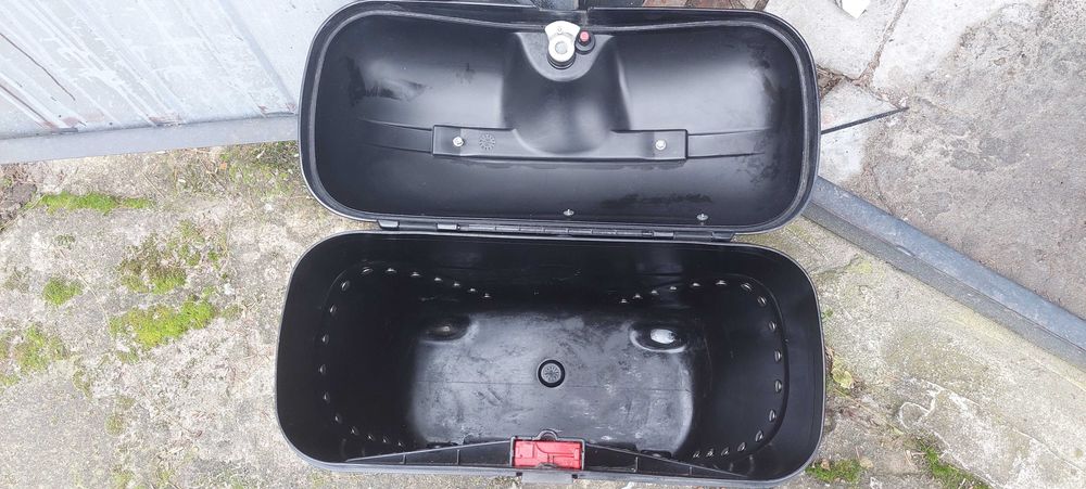 SUZUKI Zestaw Kufrów bocznych z stelażem