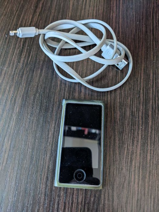 Ipod nano 7Gen 16Gb (є дефект)