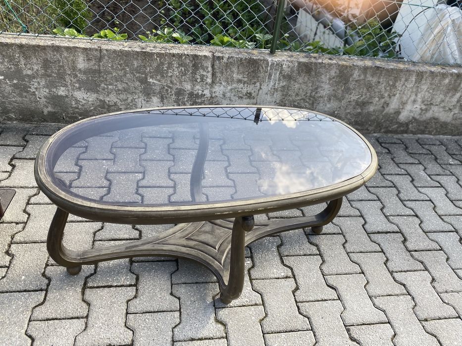 Mesa em maseira com tampo em vidro