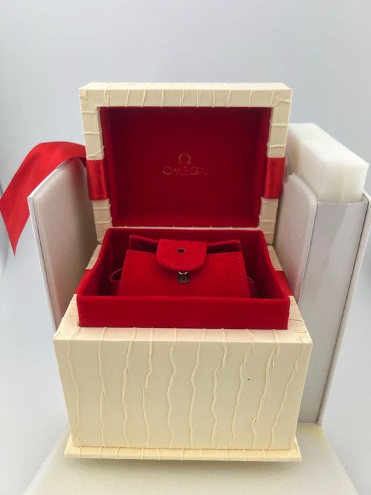 коробка для годинника брендова оригінал Omega нова Chopard