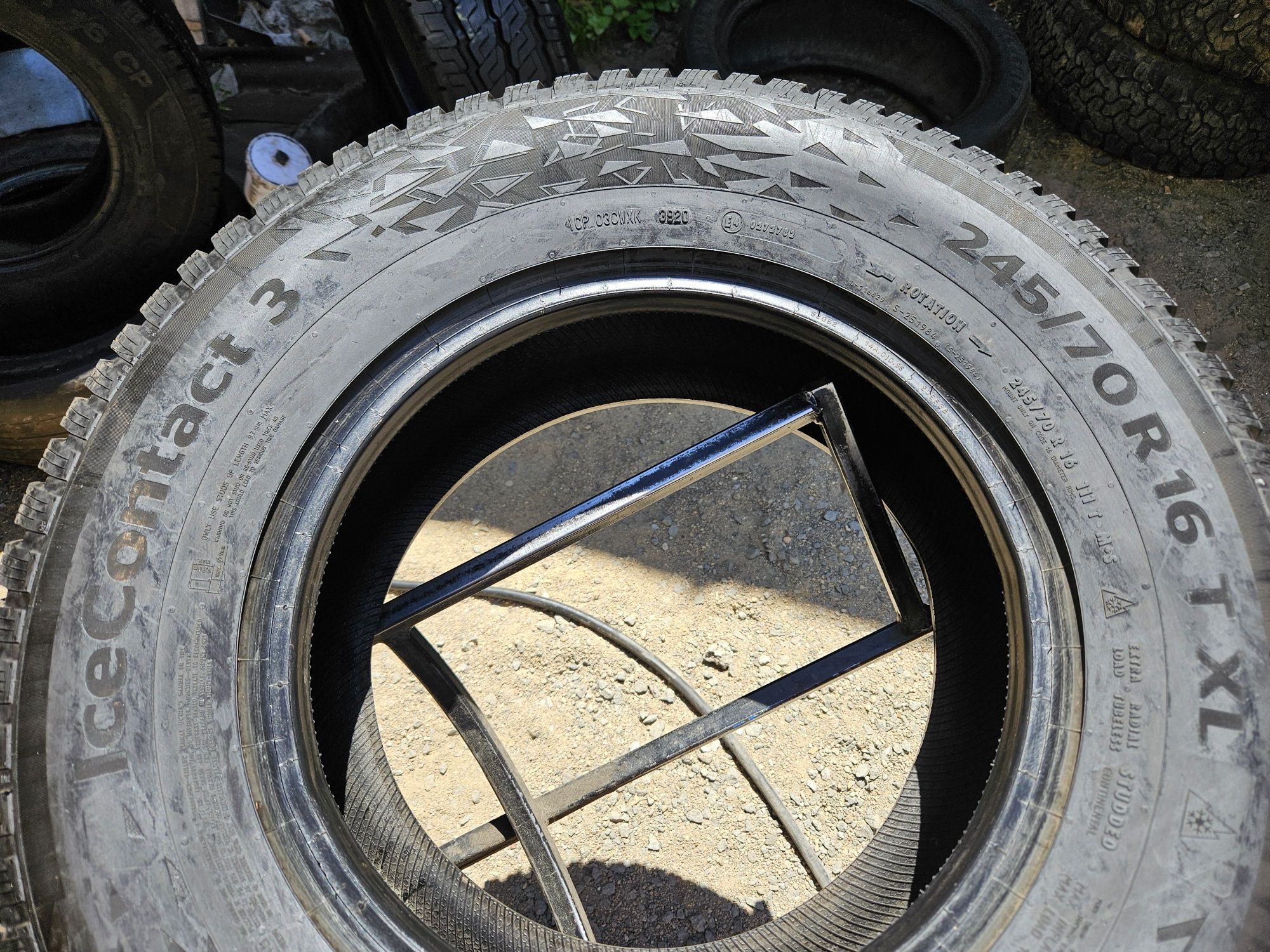 Шины БУ 245 70 R 16 Continental ice contact 3 комплект зима